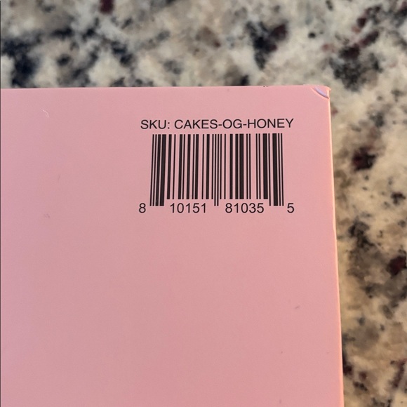 Cakes Pink Box with Drawstring Pouch - Picture 5 of 6